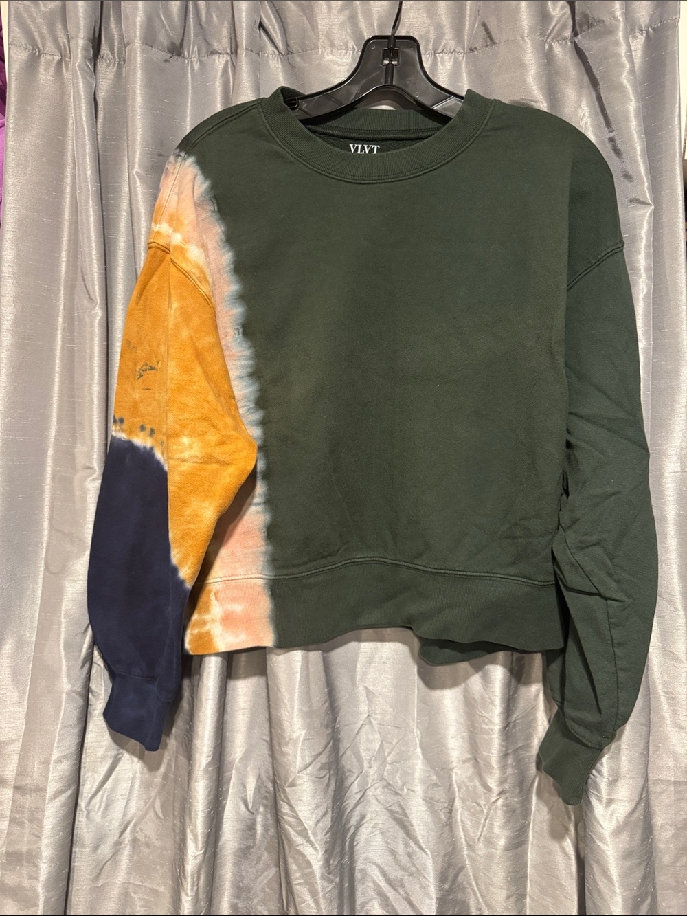 Velvet Tie-Dye  green sweatshirt size small